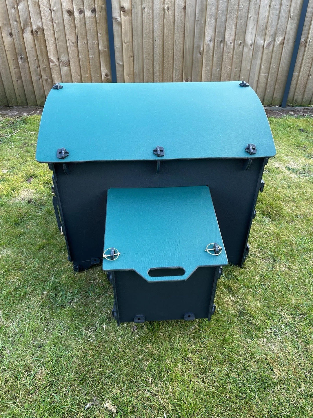 Black Standard Chicken Coop (Up to 4 large chickens)