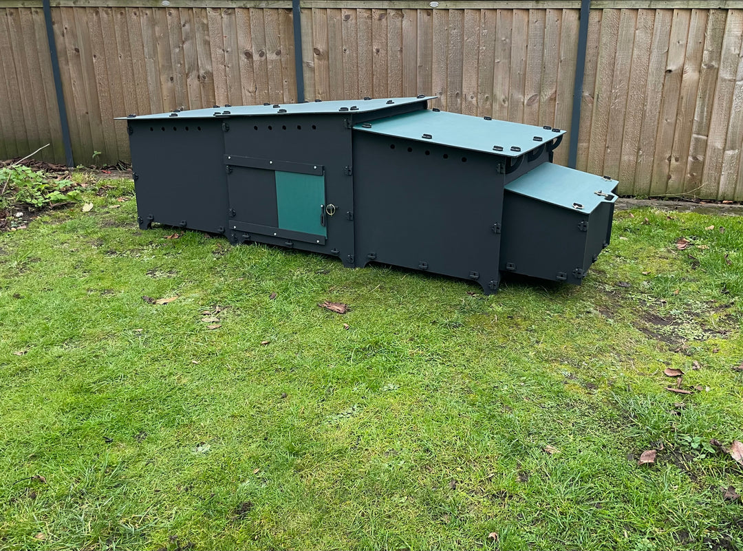 Black Extra Large Chicken Coop ( Up to 12 large chickens)