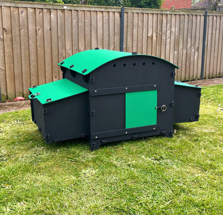 Black large Chicken Coop with Two Double Nest Boxes (Up to 6 large chickens)