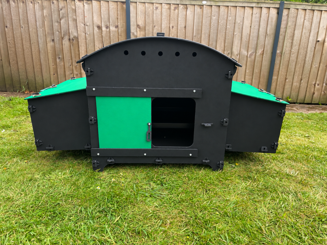 Black large Chicken Coop with Two Double Nest Boxes (Up to 6 large chickens)