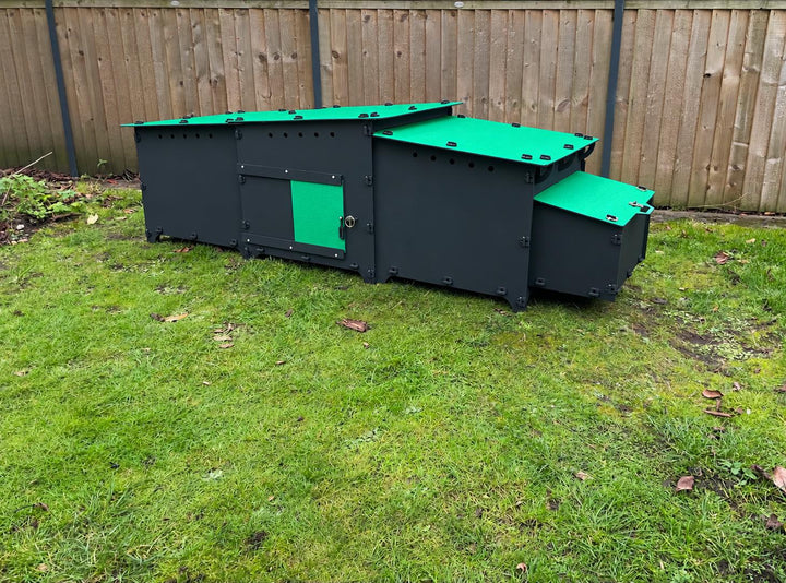 Black Extra Large Chicken Coop ( Up to 12 large chickens)