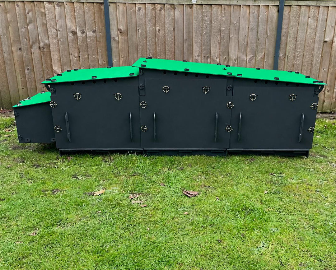 Black Extra Large Chicken Coop ( Up to 12 large chickens)