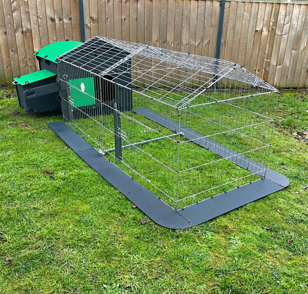 Black Standard Chicken Coop with 6 foot run (Up to 4 large chickens)