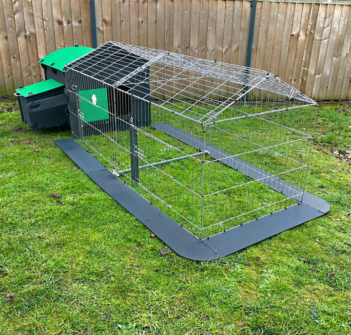 Black Standard Chicken Coop with 6 foot run (Up to 4 large chickens)